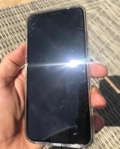 手机屏有划痕怎么修复缩略图