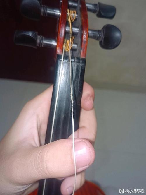 小提琴一根弦坏了缩略图