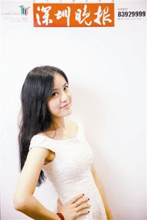 喜欢读书的女人图标