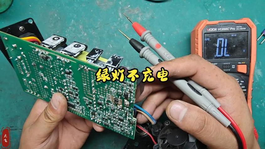 电瓶充电器不充电了是什么故障