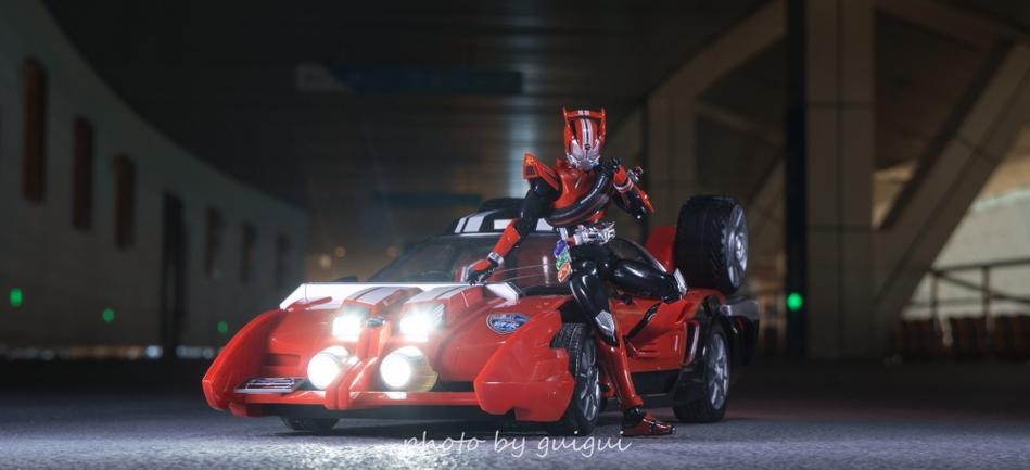 假面骑士drive的车是什么