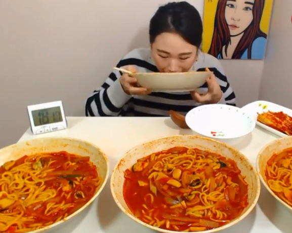 面条小姐姐
