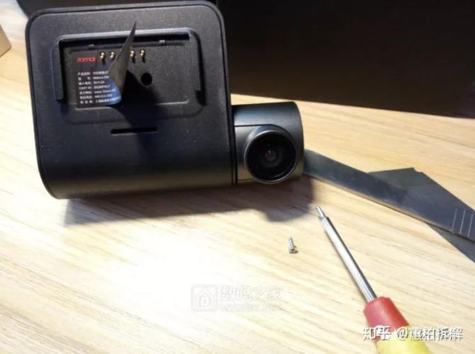 70迈记录仪换电池游戏截图