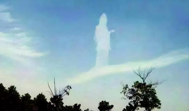 怎样虚化背景突出人像