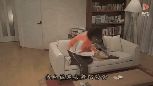 小奶狗亲吻还叫老婆是喜欢她还是喜
