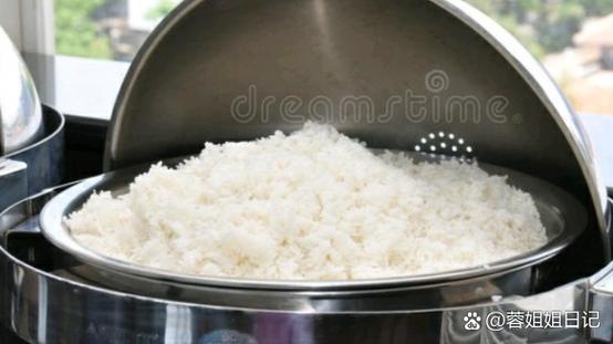 电饭煲在煮饭的时候可以开盖吗