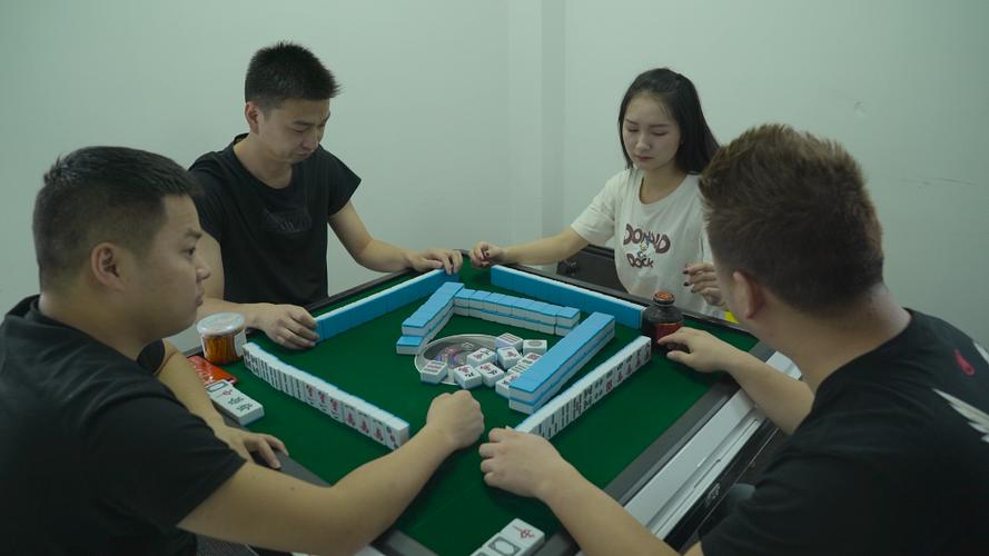 真人麻将四人麻将游戏截图