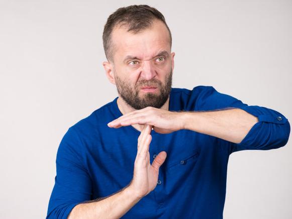 一个停止时间的男人缩略图