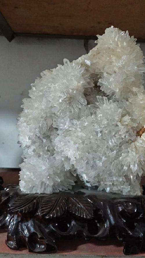 60万一克天然水晶图片图标