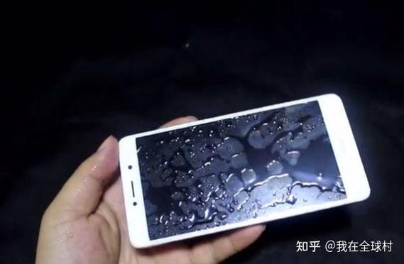 手机掉水里捞起来之后开机了,看不到缩略图