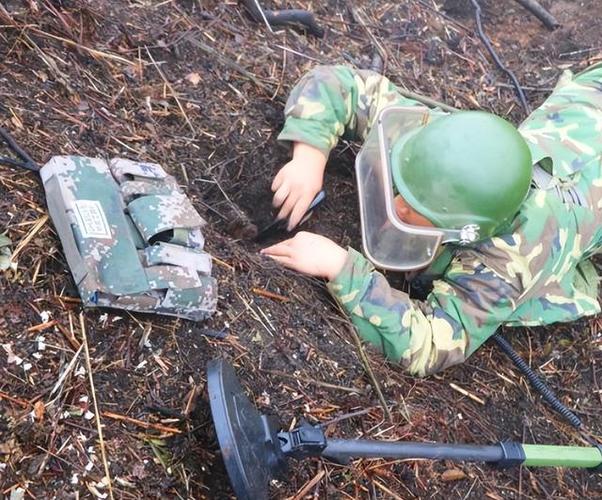 工兵挖地雷游戏规则