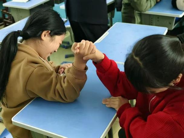 掰手腕是谁发明的