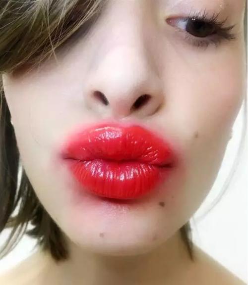 热吻之唇歌词