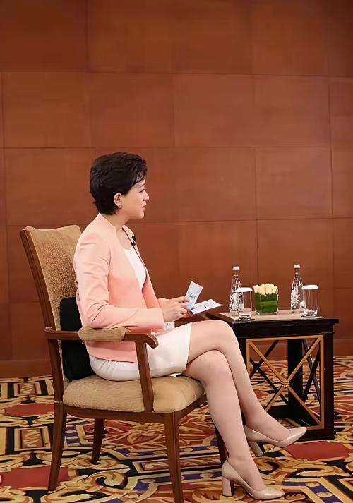 连脚丝袜如何改成踩脚袜缩略图