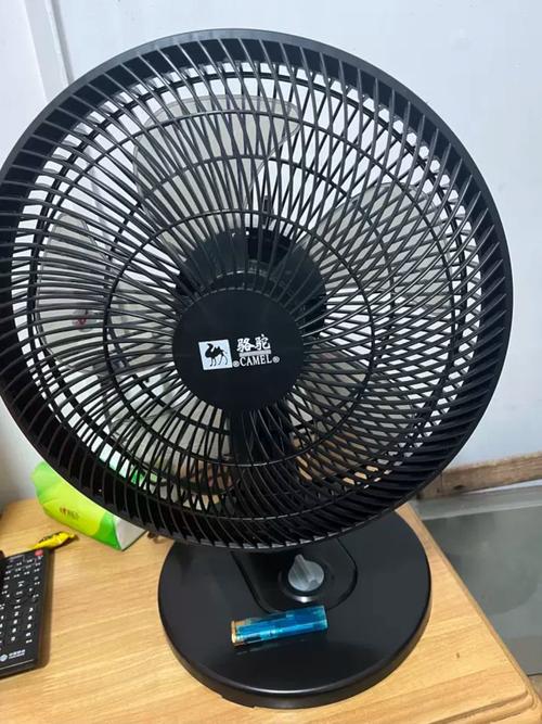 台式机插电风扇自动转
