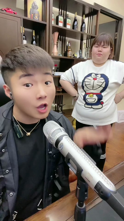 白小白新歌搞笑