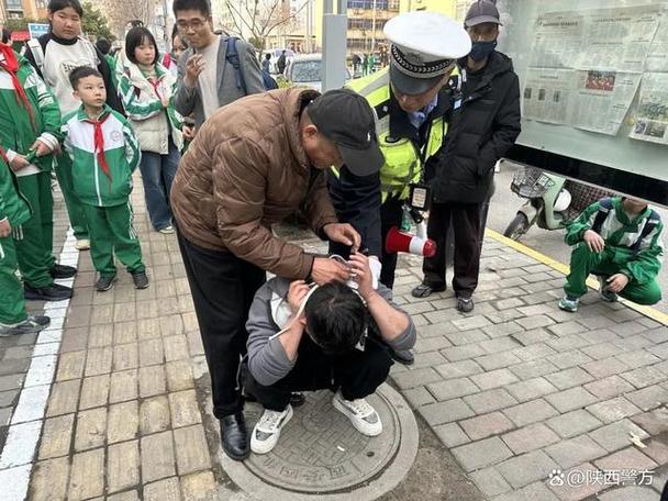 警察叔叔抓小偷的游戏缩略图