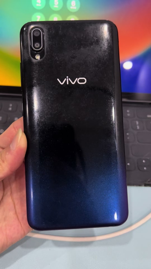 viv0丫93图片缩略图