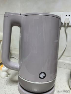热水壶接触不良转一转才能热水