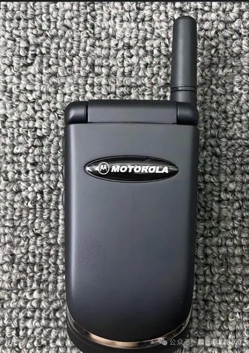 摩托罗拉老式翻盖手机图片缩略图