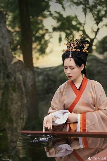 苹果手机怎么拍照带时间日期缩略图