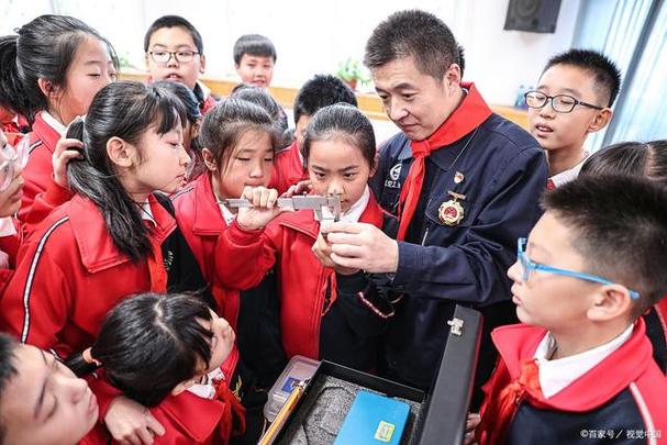主要事迹开头怎么写图标