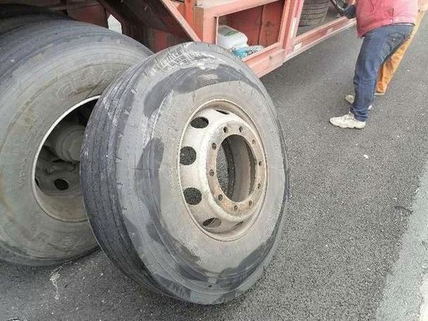 高速道路救援补胎