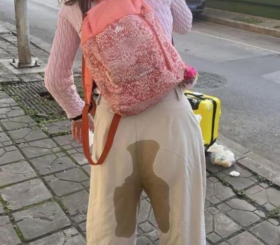 尿裤子憋不住了大人游戏截图