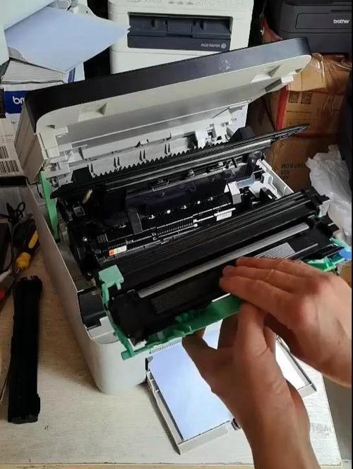 兄弟打印机dcp1618w硒鼓更换