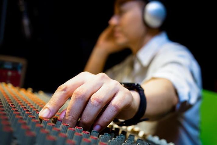 功放怎么调重低音和高音图标