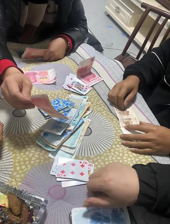 真人赢三张牌炸金花下载缩略图