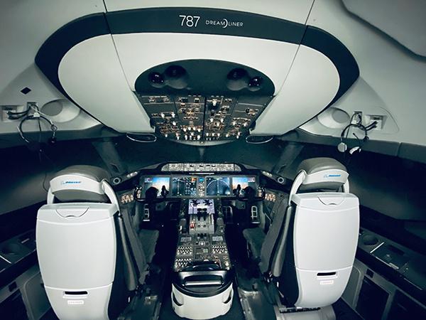 波音787模拟驾驶游戏截图