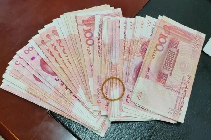 4000元现金图片实拍缩略图