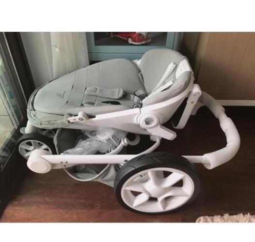 quinny婴儿车折叠视频图标