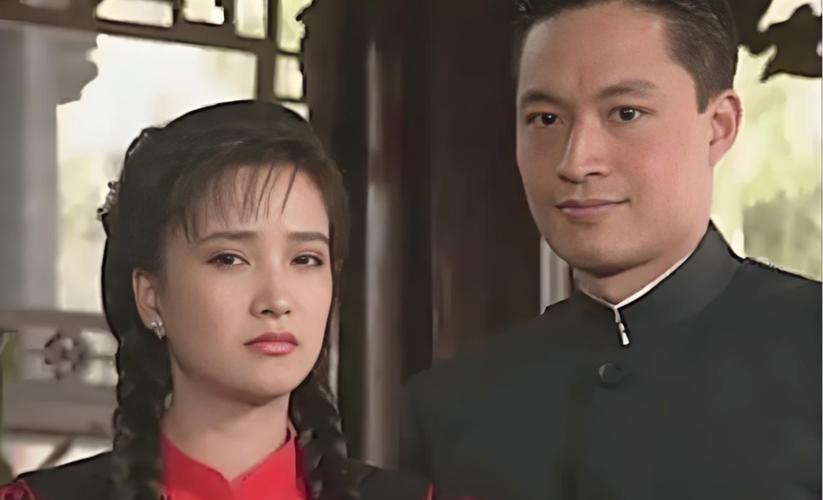 青青河边草下一句图标