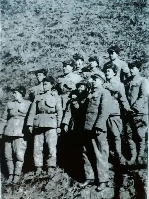 如何复活队友图标