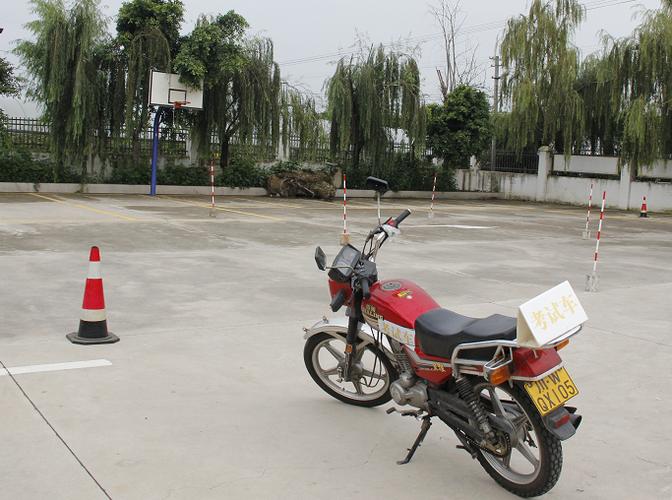驾校摩托车缩略图