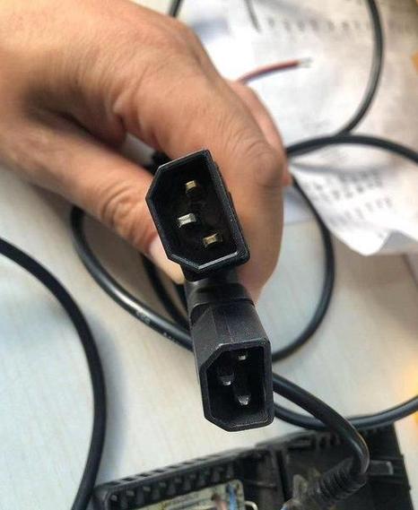 充电器两个灯都不亮图标