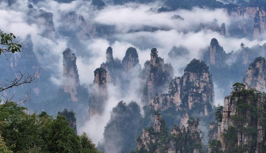 一句话赞美山雾缭绕