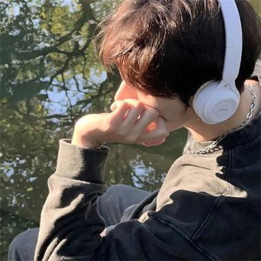 男生的帅气头像真人缩略图