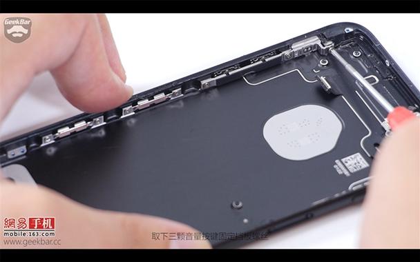 苹果7p音量键怎么拆下缩略图
