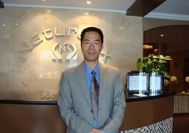 百亿集团的儿子图标