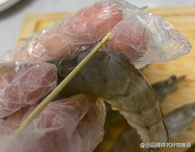 龙虾去虾线的做法视频缩略图