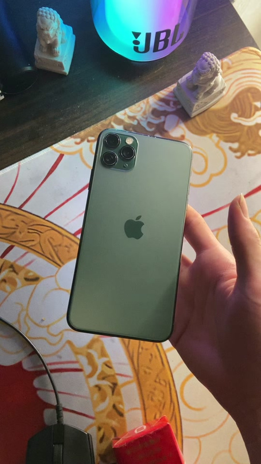 苹果11pro max广告视频缩略图