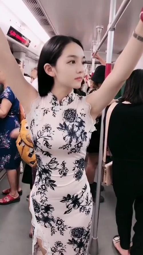 女生说那么巧