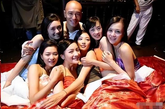 有钱人平均几个老婆缩略图