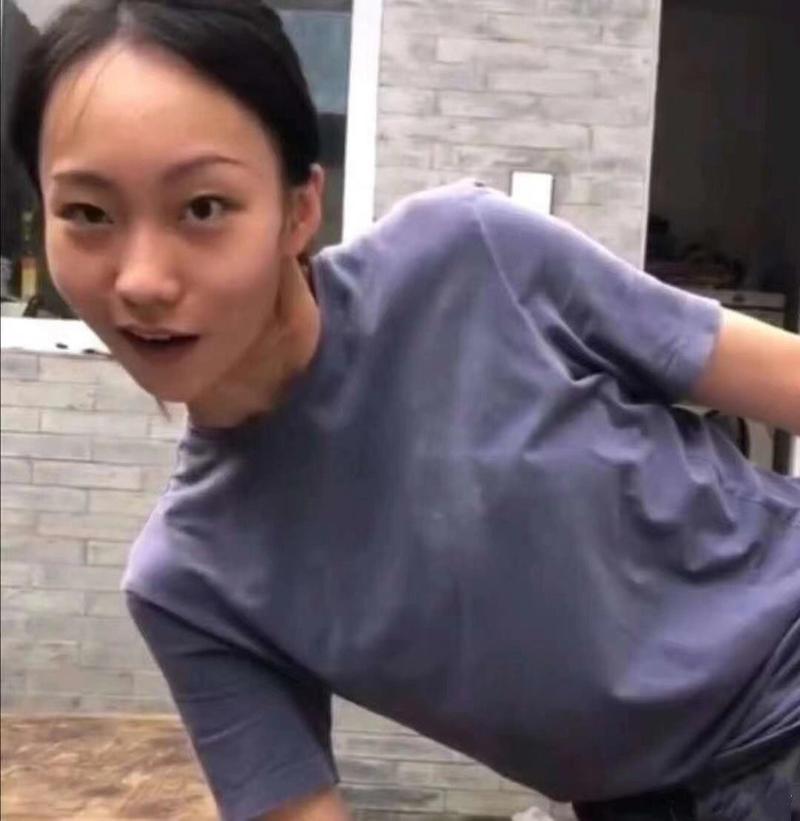 抖音很火疯产姐妹贝勒爷壁纸图片表情包游戏截图