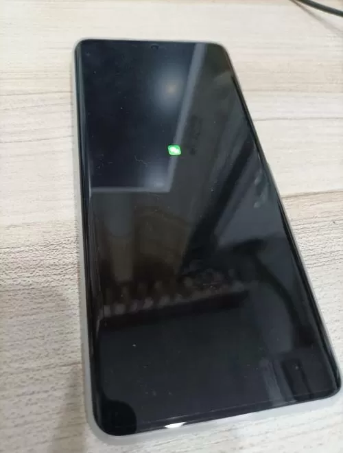小米手机屏能亮却划不动图标
