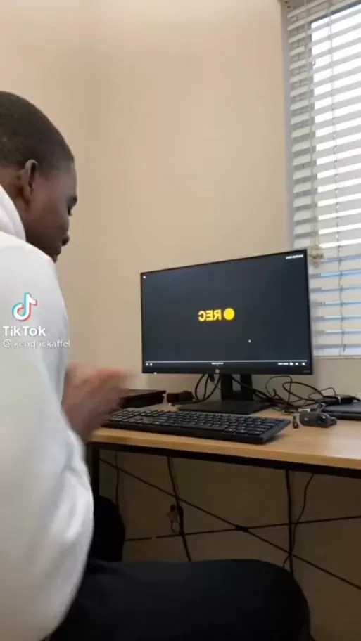 proumb18+缩略图