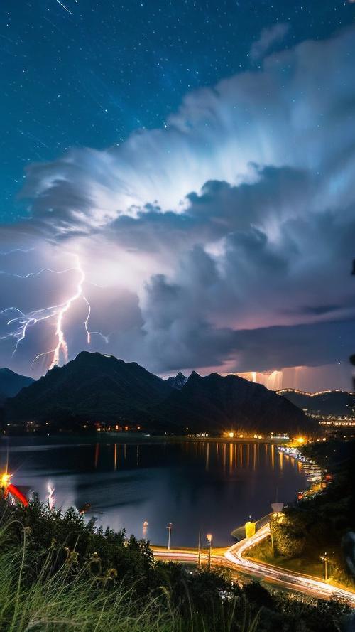 雷电云手机破解版无限时长最新版缩略图